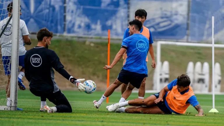 FC Porto. 7 ausentes levam Farioli a ir buscar 3 ‘reforços’ à equipa B