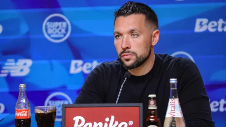 EM DIRETO: Francesco Farioli faz a antevisão do FC Porto-Benfica