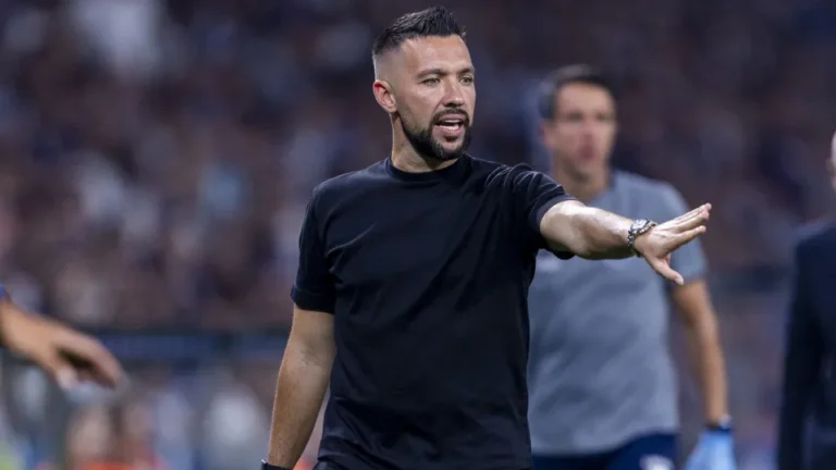 Froholdt faz soar alarmes no FC Porto. Farioli estuda três cenários