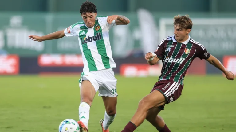 Chuva de golos acaba em empate e Estrela continua sem perder