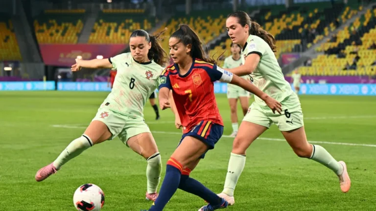 Caíram de pé. Espanha vence duelo ibérico e afasta Portugal do Mundial