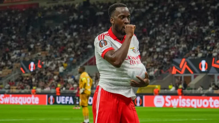Lukebakio não desarma: “Nunca tínhamos ganho aqui, foi histórico”