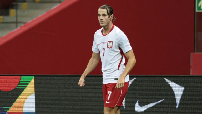Benfica na expetativa com versões contraditórias sobre estado de Kaminski